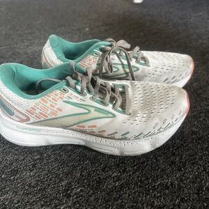 Brooks Women’s White Running Shoes with Teal and Coral Details